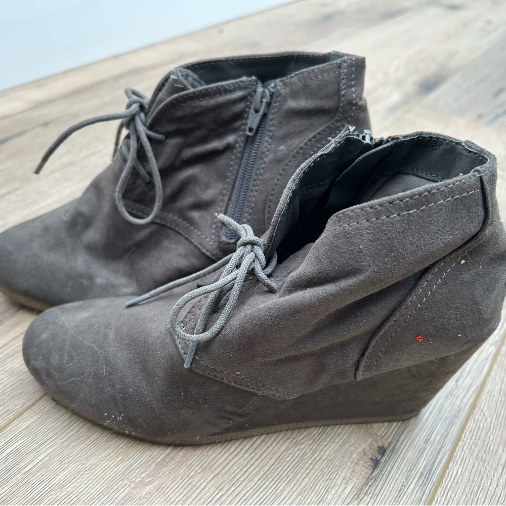 Suede wedges 
Universal Thread
Size 8